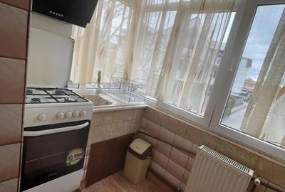 Apartament cu 3 camere semidecomandat în Central - 1