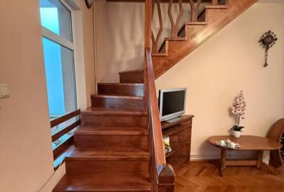 Casa cu garaj ?i 2 ?eminee, langa Parcul Mare Str. - 10