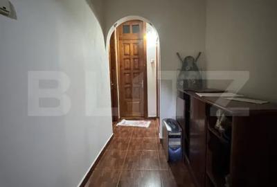 Apartament cu 4 camere decomandat în Rovine - 2