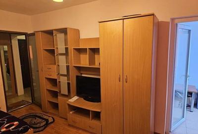 Garsonieră decomandată, mobilată în Dristor