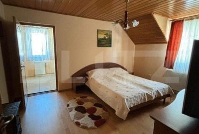 Casă cu 7 camere cu Teren 8900 Mp în Central - 10