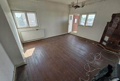 Apartament cu 4 camere decomandat în Central - 1