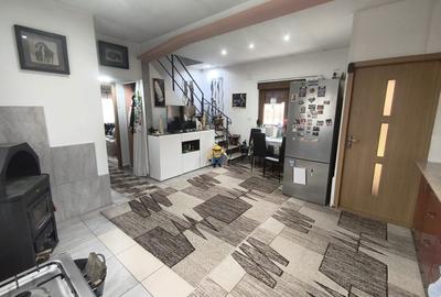 Casă cu 4 camere decomandat în Izvor - 6
