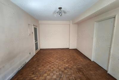 Vand apartament 2 camere ultracentral in zona Patria - 2