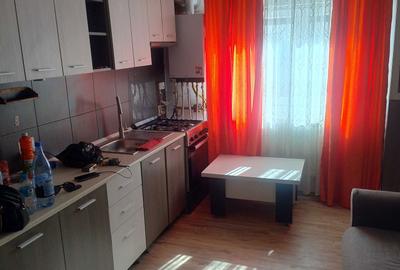 Apartament cu 2 camere decomandat în Fizicienilor - 4
