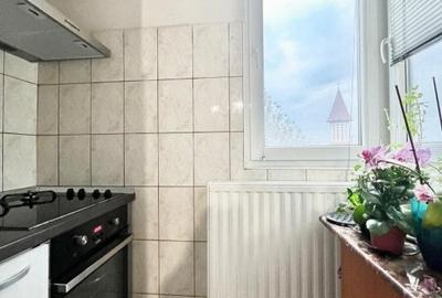 Apartament cu 3 camere, etaj 5 de vanzare, zona Lunei Apartament cu 3 camere, etaj 5 de vanzare, zona Lunei - 7