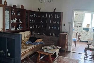 Casă cu 5 camere cu Teren 5 Mp în Central - 1