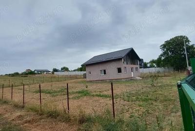 Casă cu 4 camere în Comana - 2