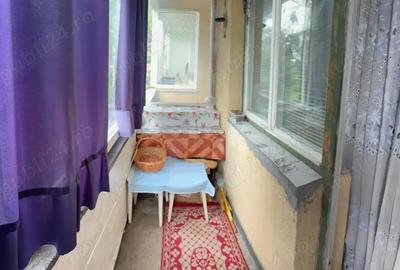 Apartament cu 2 camere semidecomandat în Caracal