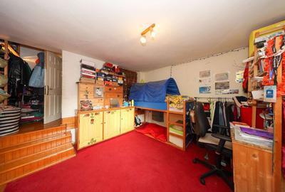 Casă individuală cu 5 camere cu Teren 227 Mp în Caragiale - 20