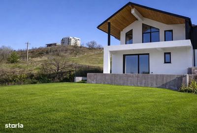 Casă cu 4 camere cu Teren 400 Mp în Central - 1