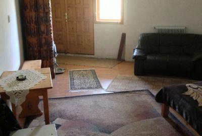 Casă cu 6 camere cu Teren 1620 Mp în Bran - 1