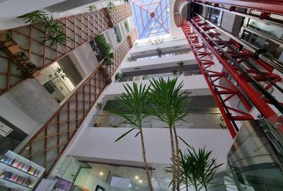 Spațiu comercial, de 25 mp, în 9 Mai - 2
