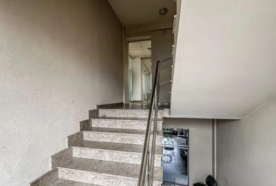 Spațiu comercial, de 120 mp, în Central - 14