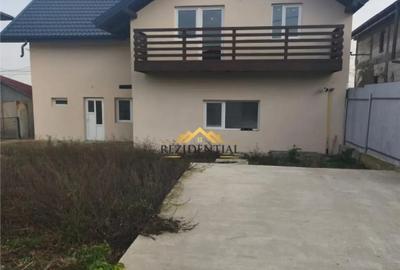Casă cu 5 camere cu Teren 450 Mp în Central