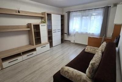 Apartament cu 3 camere decomandat, mobilat în Dacia