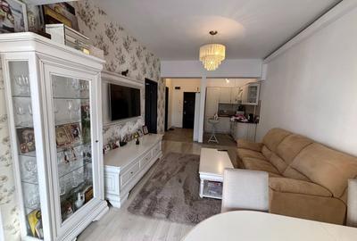 Apartament cu 2 camere semidecomandat, mobilat în P-ța Alba Iulia
