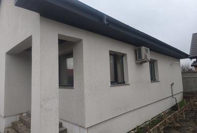 Casă cu 3 camere în Lumina - 1