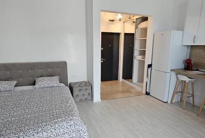 Garsoniera , prima linie la mare - 3