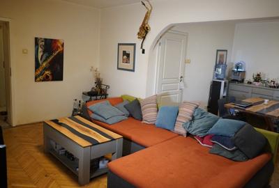 Apartament cu 7 camere decomandat, mobilat în Titan