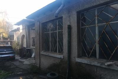 Teren+ Casa batraneasca - zona Domenii - 1