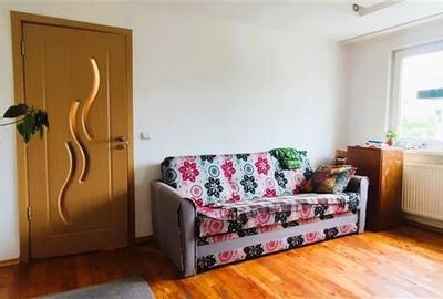 Apartament cu 2 camere semidecomandat, mobilat în Est