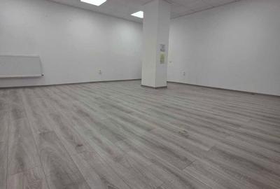 Spațiu comercial, de 35 mp, în Romană - 2