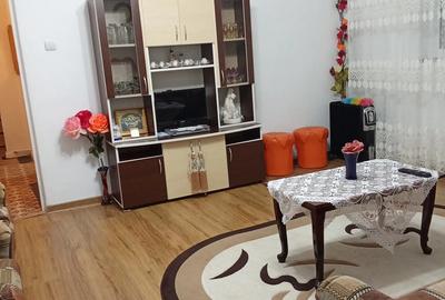 Vand apartament de 60 mp, cu 2 camere, balcon ?i debara, este mobilat. - 3