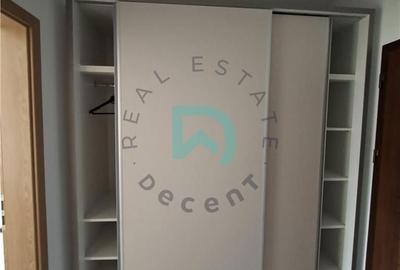 Garsonieră decomandată în Tractorul