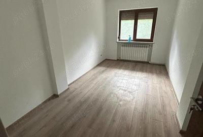De vanzare 3 camere decomandate pe Bd Roman Musat, renovat complet - 8