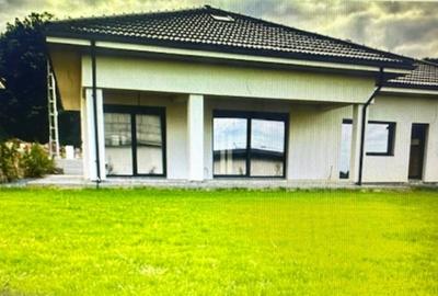 APA SARATA casa deosebita 300mp cu 2 garaje si 8ari teren! - 7