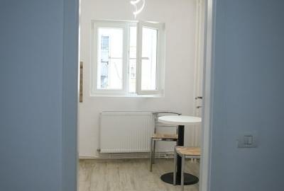 Apartament cu 3 camere decomandat în Trafic Greu - 11