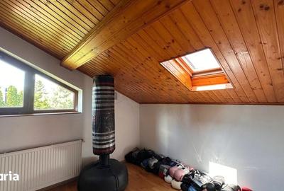 Casă cu 5 camere cu Teren 711 Mp în Central