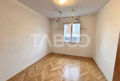 Apartament cu 4 camere decomandat în Mănăștur
