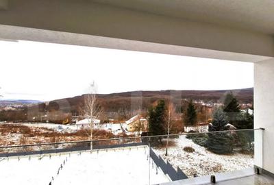 Casă cu 5 camere cu Teren 400 Mp în Central