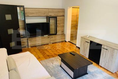 Apartament de vanzare, cu 2 camere, 48 mp, zona 7 Noiembrie