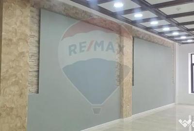Spațiu comercial, de 230 mp, în Central - 9