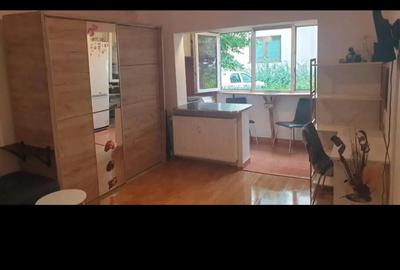 Garsoniera Mana?tur 350euro negociabil Garsoniera Mana?tur 350euro negociabil - 3