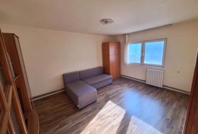 VAND SCHIMB APARTAMENT - INEL 2 ETAJ 2 3 Camere Decomandate cu 2 Baii - Balcon - Centrala Propri - 8