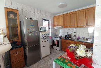 Casă individuală cu 6 camere cu Canalizare în Zvoriștea - 55