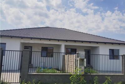 Duplex 4 camere - langa asfalt - personalizare interioara