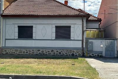 Casă cu 4 camere cu Teren 547 Mp în Bujac - 1