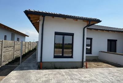 Duplex cu 3 camere cu Canalizare în Moșnița Nouă - 3