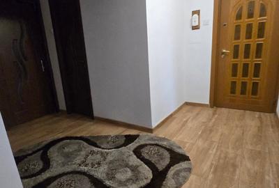 Apartament cu 3 camere decomandat, mobilat în Micro 3 - 11