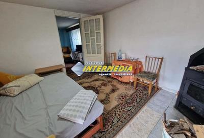 Vanzare Casa Magazie 99 mp. Teren 570 mp. Alba Zona Arex toate utilitatile - 1
