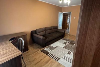 Apartament cu 2 camere în CET - 9