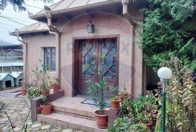 Casă individuală cu 5 camere în Sud-Vest