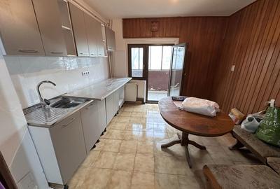 Apartament cu 3 camere semidecomandat în Soarelui - 1