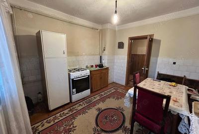 Apartament cu 3 camere decomandat în Traian - 1