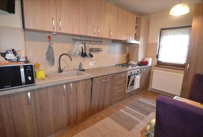 Apartament 3 camere decomandat ,2 bai ,etaj intermediar Tractorul - 22